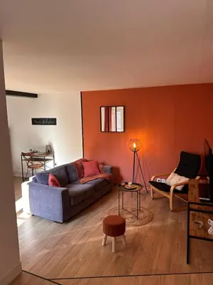 Coin salon dans l'établissement Grand T3 lumineux idéal famille ou amis avec PARKING GRATUIT