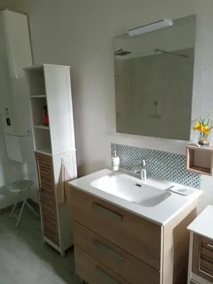 Salle de bains dans l'établissement Gîte l'Olivianne
