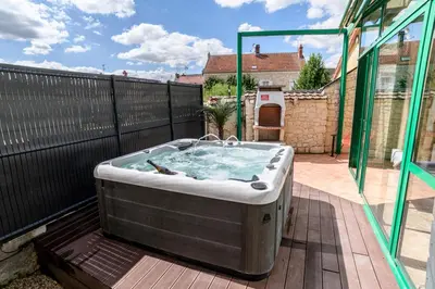 Plan de l'établissement Le Logis du Marquis Jacuzzi Billard