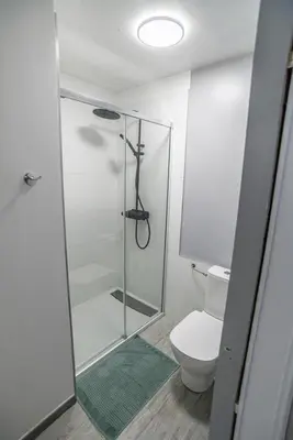 Salle de bains dans l'établissement Le Logis du Marquis Jacuzzi Billard