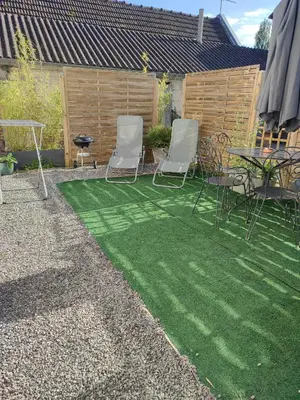 Jardin de l'établissement Maison de campagne avec grand parking privé -calme et sérénité