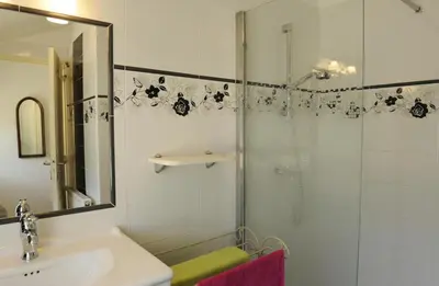 Salle de bains dans l'établissement Le gite du passage