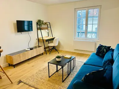Télévision ou salle de divertissement dans l'établissement Reims Cathédrale / Hyper Centre