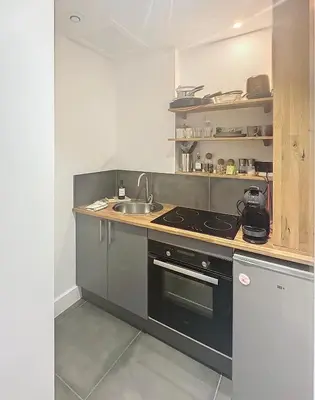 Cuisine ou kitchenette dans l'établissement So Guest, Clou dans le fer, modern suite near cathedral