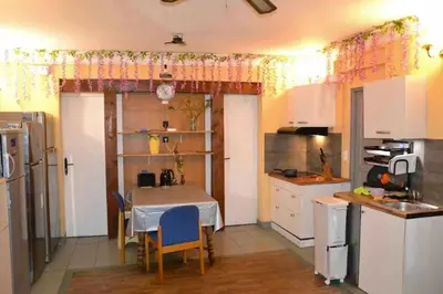Cuisine ou kitchenette dans l'établissement Maison 9 km Disneyland 30 min Paris