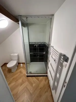 Salle de bains dans l'établissement Grand Cru * Magnifique Duplex au cœur d’Epernay