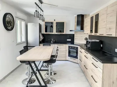 Cuisine ou kitchenette dans l'établissement Chambre Zen - SDB WC Privatif - Entrée autonome - Grande TV NETFLIX
