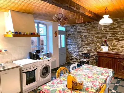 Cuisine ou kitchenette dans l'établissement Le petit gite