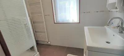 Salle de bains dans l'établissement La folie