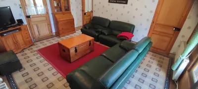 Télévision ou salle de divertissement dans l'établissement La folie