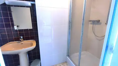 Salle de bains dans l'établissement Les rosieres