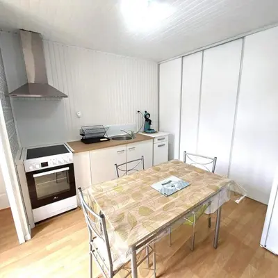 Cuisine ou kitchenette dans l'établissement L'envol