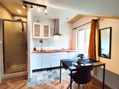 Cuisine ou kitchenette dans l'établissement 4 studios - Musique en Champagne