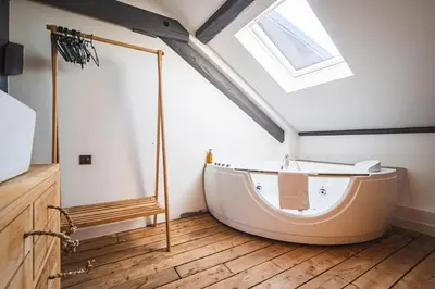 Salle de bains dans l'établissement Le nid Perché # reims