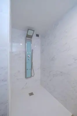 Salle de bains dans l'établissement L'Eucalyptus avec Parking & Wifi