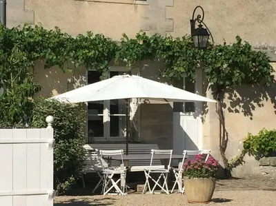 Terrasse ou espace extérieur de l'établissement Charming Romantic Tower in Chateau Estate