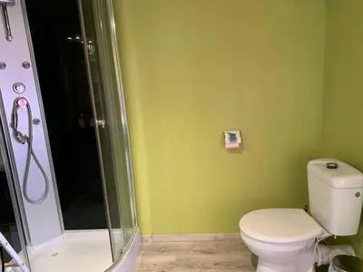Salle de bains dans l'établissement Chez Franck et Sandra, plein centre ville , 2eme étage
