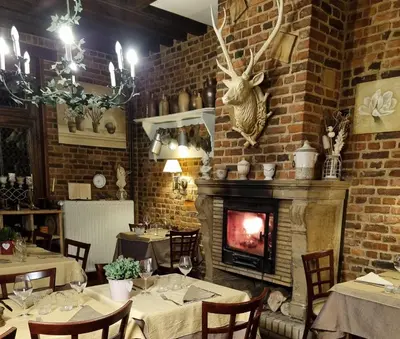 Restaurant ou autre lieu de restauration dans l'établissement Auberge de la Forêt