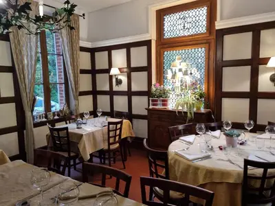 Restaurant ou autre lieu de restauration dans l'établissement Auberge de la Forêt