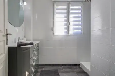 Salle de bains dans l'établissement Gite de l'Oie - Maison avec grand jardin