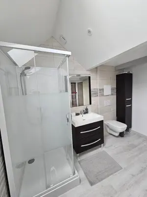 Salle de bains dans l'établissement La petite Longère de Vin'Ay