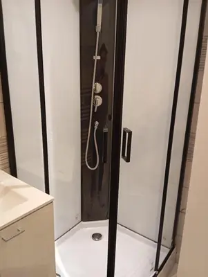 Salle de bains dans l'établissement Saturne