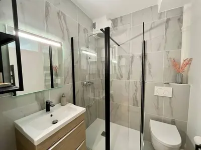 Salle de bains dans l'établissement HONEY - Reims Hypercentre