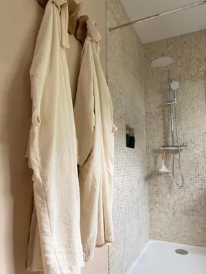 Salle de bains dans l'établissement Au chalet