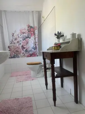 Salle de bains dans l'établissement Relais Napoléonien Gîte historique au vert, 1h de Paris