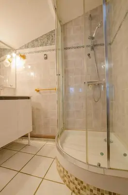 Salle de bains dans l'établissement Le gite de la faiencerie