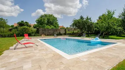 Piscine de l'établissement Chez leontine ou située à proximité