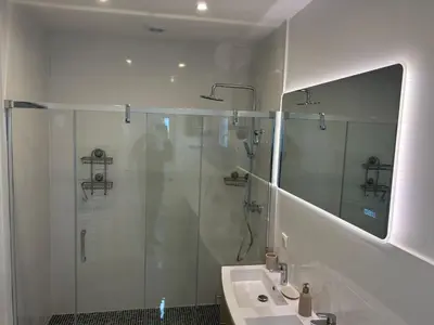Salle de bains dans l'établissement Maison tout confort dans la nature à côté de Disneyland Paris