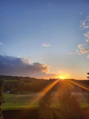 Lever ou coucher de soleil vu de la maison de vacances ou à proximité