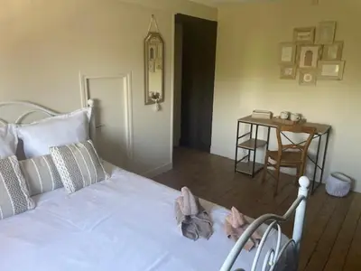 Un ou plusieurs lits dans un hébergement de l'établissement Chez Mathilde et Gaby, chambre d'hôtes