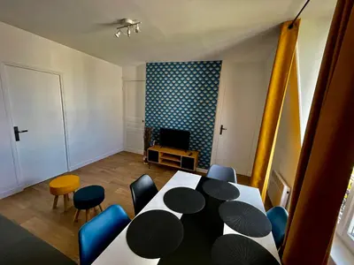 Télévision ou salle de divertissement dans l'établissement Champagne Cocooning