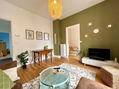 Coin salon dans l'établissement Appartement entier en plein coeur du centre ville