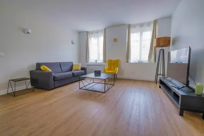Télévision ou salle de divertissement dans l'établissement Sainte-Anne