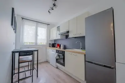 Cuisine ou kitchenette dans l'établissement Blue Paradise