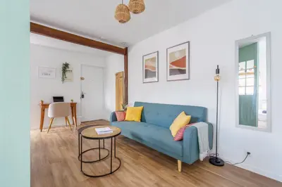 Coin salon dans l'établissement Le Petit Refuge au calme de la campagne avec place de parking