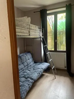 Coin salon dans l'établissement Superbe appartement face au Château - 2 chambres 5 pers - VERLAINE