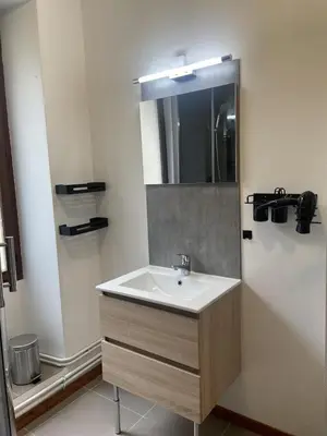 Salle de bains dans l'établissement Superbe appartement face au Château - 2 chambres 5 pers - VERLAINE