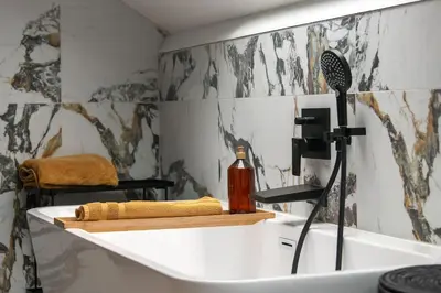 Plan de l'établissement Maison en centre ville avec extérieur