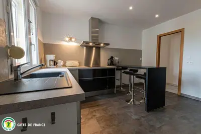 Cuisine ou kitchenette dans l'établissement L'Appart de La Goutte d'Or