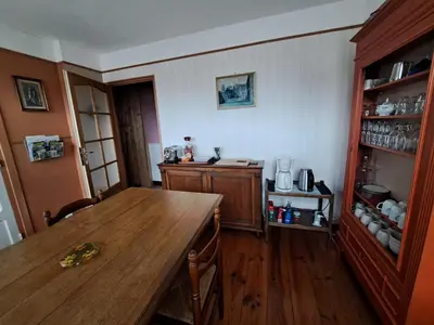 Cuisine ou kitchenette dans l'établissement LOCATION à COUCY LE CHATEAU