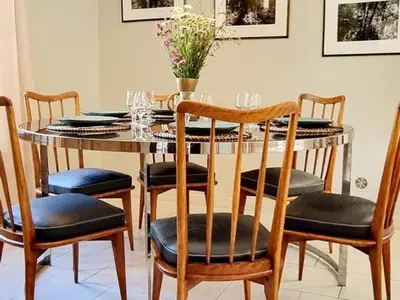 Coin salon dans l'établissement Maison indépendante en lisière de bois avec cheminée, vélos et animaux acceptés - FR-1-532-20
