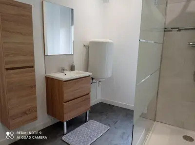 Salle de bains dans l'établissement Ravissant Studio