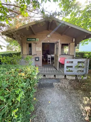 Jardin de l'établissement Mobil-Home standard