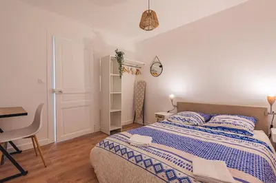 Un ou plusieurs lits dans un hébergement de l'établissement 2 chambres - Centre Gare