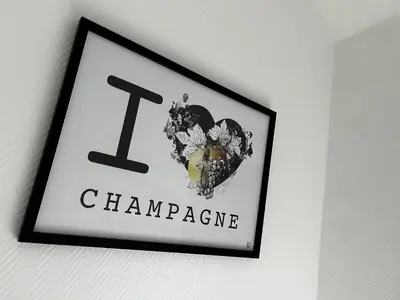 Certificat, récompense, panneau ou autre document affiché dans l'établissement Le Champagne Perché#reims