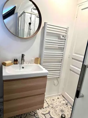 Salle de bains dans l'établissement Le Champagne Perché#reims